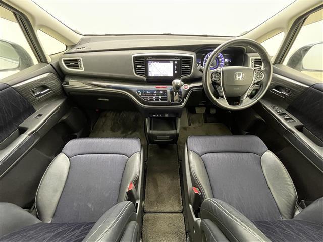 オデッセイ アブソルート・２０ｔｈアニバーサリー　フリップダウンモニター　全方位カメラ　両側パワースライドドア　純正ナビ　衝突軽減ブレーキ　ビルトインＥＴＣ　ＬＥＤヘッドライト　ドライブレコーダー　パーキングアシスト　レーダークルーズコントロール（12枚目）