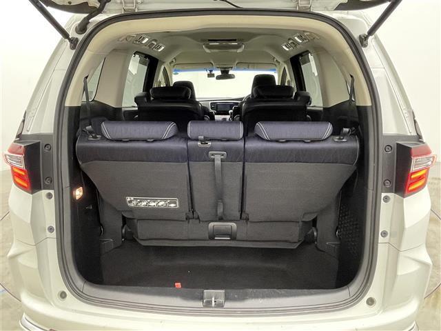 オデッセイ アブソルート・２０ｔｈアニバーサリー　フリップダウンモニター　全方位カメラ　両側パワースライドドア　純正ナビ　衝突軽減ブレーキ　ビルトインＥＴＣ　ＬＥＤヘッドライト　ドライブレコーダー　パーキングアシスト　レーダークルーズコントロール（14枚目）