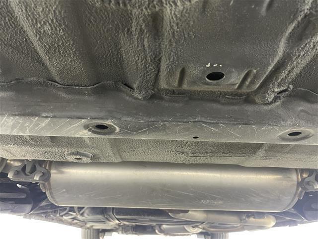 オデッセイ アブソルート・２０ｔｈアニバーサリー　フリップダウンモニター　全方位カメラ　両側パワースライドドア　純正ナビ　衝突軽減ブレーキ　ビルトインＥＴＣ　ＬＥＤヘッドライト　ドライブレコーダー　パーキングアシスト　レーダークルーズコントロール（23枚目）