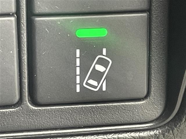 オデッセイ アブソルート・２０ｔｈアニバーサリー　フリップダウンモニター　全方位カメラ　両側パワースライドドア　純正ナビ　衝突軽減ブレーキ　ビルトインＥＴＣ　ＬＥＤヘッドライト　ドライブレコーダー　パーキングアシスト　レーダークルーズコントロール（28枚目）