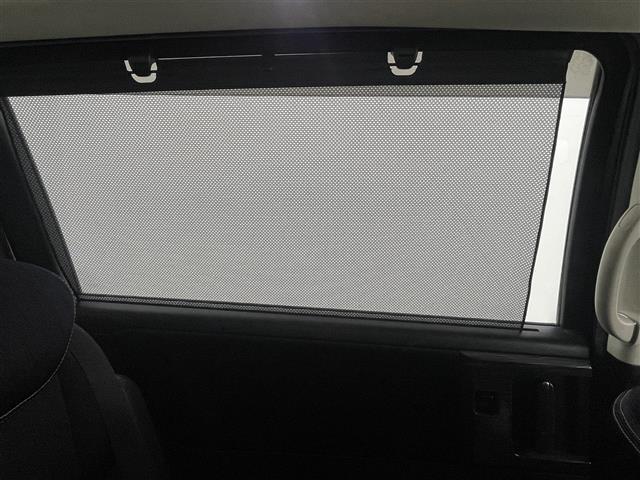 オデッセイ アブソルート・２０ｔｈアニバーサリー　フリップダウンモニター　全方位カメラ　両側パワースライドドア　純正ナビ　衝突軽減ブレーキ　ビルトインＥＴＣ　ＬＥＤヘッドライト　ドライブレコーダー　パーキングアシスト　レーダークルーズコントロール（33枚目）