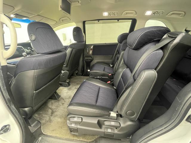 オデッセイ アブソルート・２０ｔｈアニバーサリー　フリップダウンモニター　全方位カメラ　両側パワースライドドア　純正ナビ　衝突軽減ブレーキ　ビルトインＥＴＣ　ＬＥＤヘッドライト　ドライブレコーダー　パーキングアシスト　レーダークルーズコントロール（55枚目）