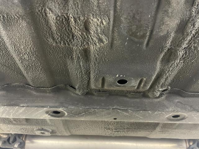 オデッセイ アブソルート・２０ｔｈアニバーサリー　フリップダウンモニター　全方位カメラ　両側パワースライドドア　純正ナビ　衝突軽減ブレーキ　ビルトインＥＴＣ　ＬＥＤヘッドライト　ドライブレコーダー　パーキングアシスト　レーダークルーズコントロール（80枚目）