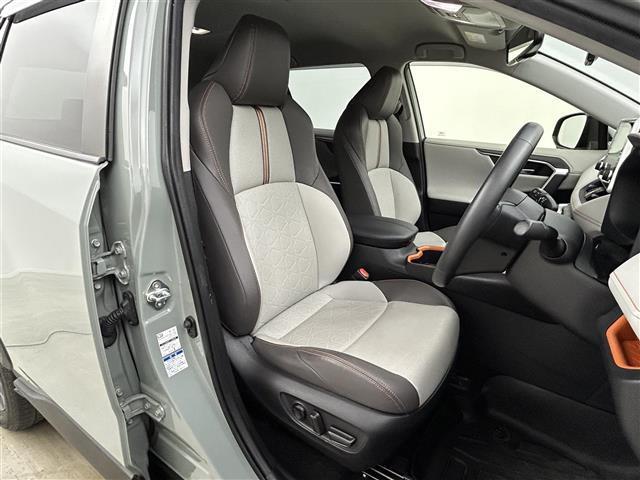 ＲＡＶ４ アドベンチャー　純正９インチディスプレイ　バックカメラ　合皮シート　パワーシート　シートヒーター　ベンチレーション　ステアリングヒーター　パワーバックドア　ＴＲＤルーフキャリア　トヨタセーフティーセンス　ドラレコ（8枚目）