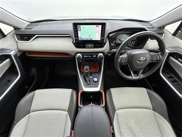 ＲＡＶ４ アドベンチャー　純正９インチディスプレイ　バックカメラ　合皮シート　パワーシート　シートヒーター　ベンチレーション　ステアリングヒーター　パワーバックドア　ＴＲＤルーフキャリア　トヨタセーフティーセンス　ドラレコ（11枚目）