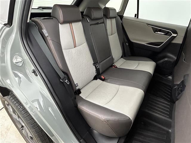 ＲＡＶ４ アドベンチャー　純正９インチディスプレイ　バックカメラ　合皮シート　パワーシート　シートヒーター　ベンチレーション　ステアリングヒーター　パワーバックドア　ＴＲＤルーフキャリア　トヨタセーフティーセンス　ドラレコ（14枚目）
