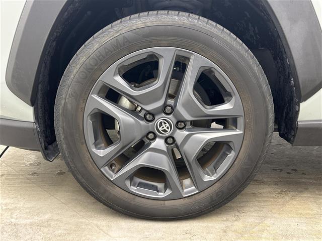 ＲＡＶ４ アドベンチャー　純正９インチディスプレイ　バックカメラ　合皮シート　パワーシート　シートヒーター　ベンチレーション　ステアリングヒーター　パワーバックドア　ＴＲＤルーフキャリア　トヨタセーフティーセンス　ドラレコ（15枚目）