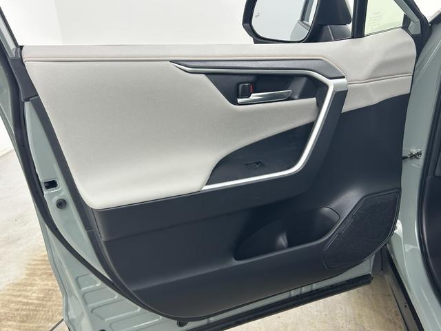 ＲＡＶ４ アドベンチャー　純正９インチディスプレイ　バックカメラ　合皮シート　パワーシート　シートヒーター　ベンチレーション　ステアリングヒーター　パワーバックドア　ＴＲＤルーフキャリア　トヨタセーフティーセンス　ドラレコ（49枚目）