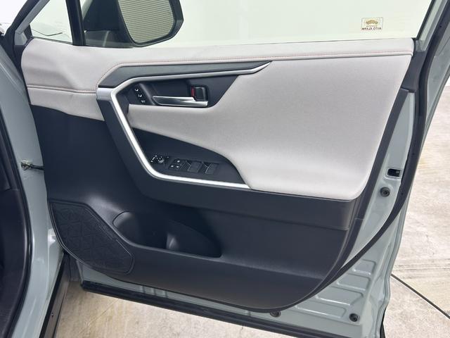 ＲＡＶ４ アドベンチャー　純正９インチディスプレイ　バックカメラ　合皮シート　パワーシート　シートヒーター　ベンチレーション　ステアリングヒーター　パワーバックドア　ＴＲＤルーフキャリア　トヨタセーフティーセンス　ドラレコ（50枚目）