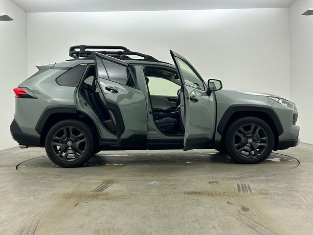 ＲＡＶ４ アドベンチャー　純正９インチディスプレイ　バックカメラ　合皮シート　パワーシート　シートヒーター　ベンチレーション　ステアリングヒーター　パワーバックドア　ＴＲＤルーフキャリア　トヨタセーフティーセンス　ドラレコ（68枚目）