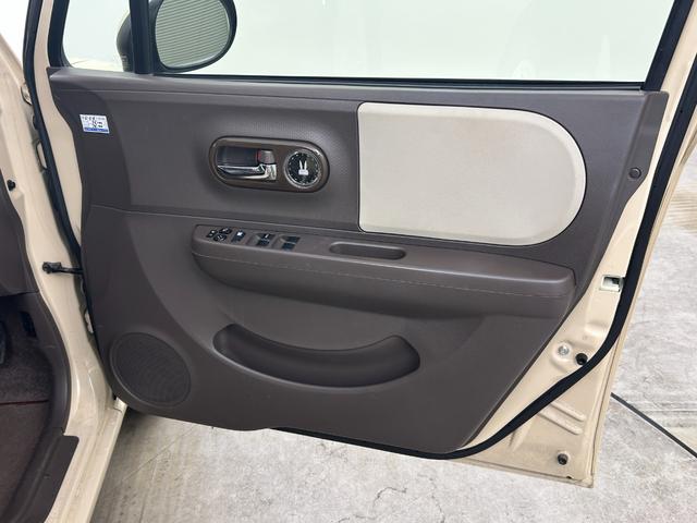 アルトラパン X ナビ スマートキー プッシュスタート フルセグTV Bluetooth CD DVD ビルトインETC HIDヘッドライト オートライト アイドリングストップ ショコラ専用シート 純正フロアマット(50枚目)