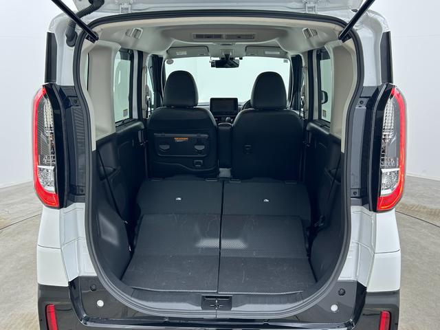 デリカミニ T プレミアム 純正9インチディスプレイ アラウンドビューモニター デジタルインナーミラー ハーフレザーシート シートヒーター ステアリングヒーター マイパイロット e-Assist ビルトインETC 前後ドラレコ(57枚目)