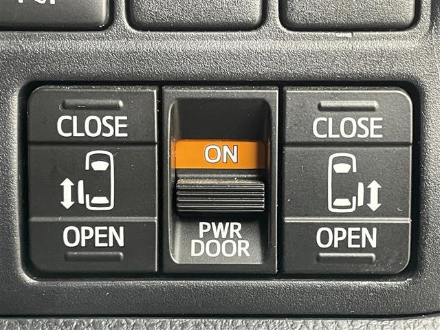 ノア Ｓｉ　純正１０インチナビ　１２．１インチフリップダウンモニター　両側電動スライド　ＥＴＣ２．０　ＬＥＤヘッドライト　バックカメラ　クルーズコントロール　オートハイビーム　スマートキー　アイドリングストップ（5枚目）