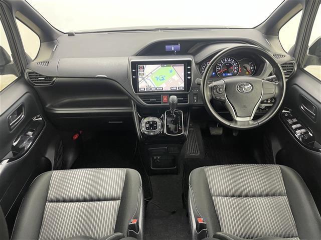 ノア Ｓｉ　純正１０インチナビ　１２．１インチフリップダウンモニター　両側電動スライド　ＥＴＣ２．０　ＬＥＤヘッドライト　バックカメラ　クルーズコントロール　オートハイビーム　スマートキー　アイドリングストップ（12枚目）