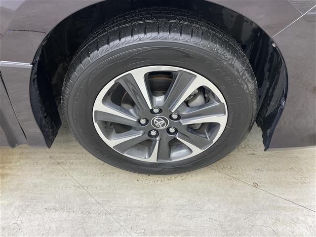 ノア Ｓｉ　純正１０インチナビ　１２．１インチフリップダウンモニター　両側電動スライド　ＥＴＣ２．０　ＬＥＤヘッドライト　バックカメラ　クルーズコントロール　オートハイビーム　スマートキー　アイドリングストップ（15枚目）