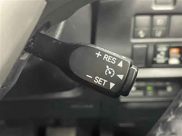 ノア Ｓｉ　純正１０インチナビ　１２．１インチフリップダウンモニター　両側電動スライド　ＥＴＣ２．０　ＬＥＤヘッドライト　バックカメラ　クルーズコントロール　オートハイビーム　スマートキー　アイドリングストップ（42枚目）