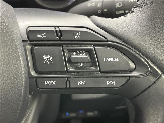 ヤリス ハイブリッドＺ　ディスプレイオーディオ　レーダークルーズコントロール　ビルトインＥＴＣ　シートヒーター　ＬＥＤヘッドライト　バックカメラ　ドライブレコーダー　コーナーセンサー　オートハイビーム　アイドリングストップ（4枚目）