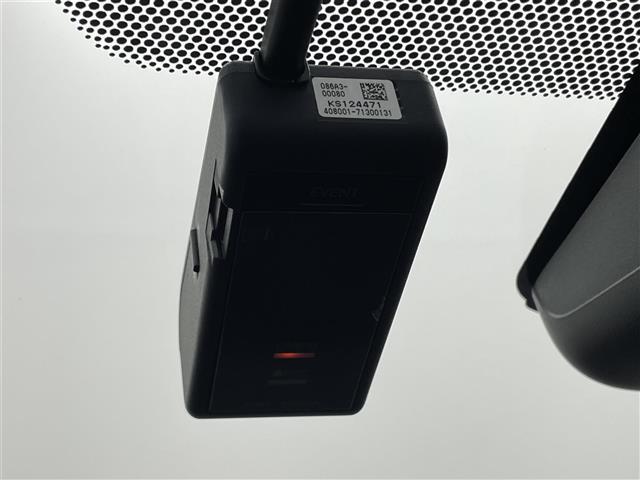 ヤリス ハイブリッドＺ　ディスプレイオーディオ　レーダークルーズコントロール　ビルトインＥＴＣ　シートヒーター　ＬＥＤヘッドライト　バックカメラ　ドライブレコーダー　コーナーセンサー　オートハイビーム　アイドリングストップ（5枚目）