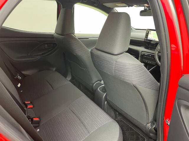 ヤリス ハイブリッドＺ　ディスプレイオーディオ　レーダークルーズコントロール　ビルトインＥＴＣ　シートヒーター　ＬＥＤヘッドライト　バックカメラ　ドライブレコーダー　コーナーセンサー　オートハイビーム　アイドリングストップ（53枚目）