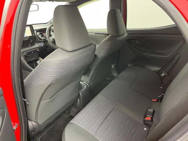 ヤリス ハイブリッドＺ　ディスプレイオーディオ　レーダークルーズコントロール　ビルトインＥＴＣ　シートヒーター　ＬＥＤヘッドライト　バックカメラ　ドライブレコーダー　コーナーセンサー　オートハイビーム　アイドリングストップ（54枚目）