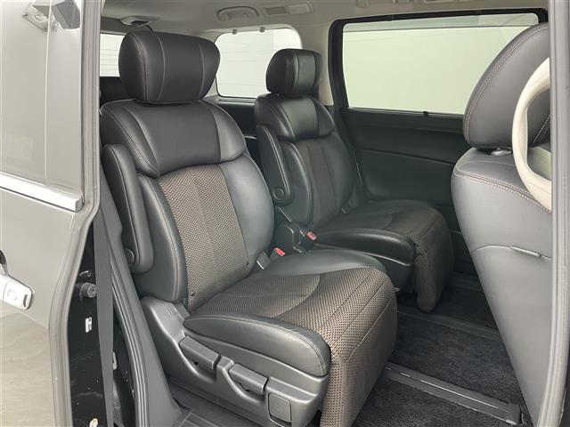 エルグランド ２５０ハイウェイスターアーバンクロム　社外ナビ　１０．２型フリップダウンモニター　両側電動スライドドア　ＨＩＤヘッドライト　バックカメラ　フルセグ　Ｂｌｕｅｔｏｏｔｈ　コーナーセンサー　スマートキー　ＣＤ／ＤＶＤ再生　純正アルミホイール（11枚目）