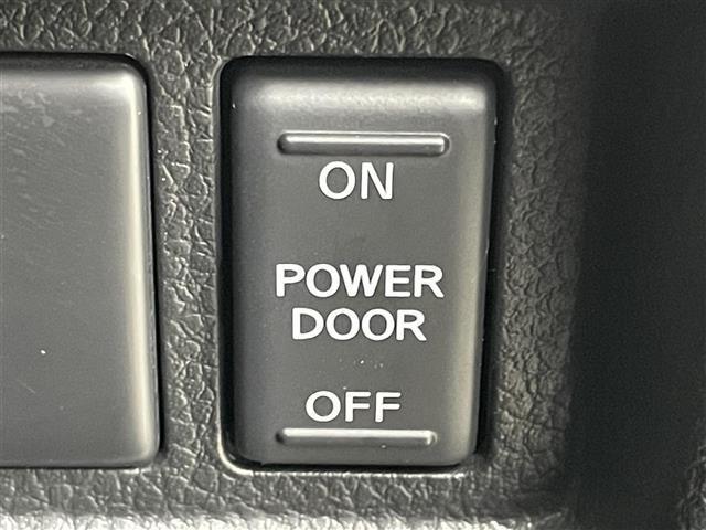 エルグランド ２５０ハイウェイスターアーバンクロム　社外ナビ　１０．２型フリップダウンモニター　両側電動スライドドア　ＨＩＤヘッドライト　バックカメラ　フルセグ　Ｂｌｕｅｔｏｏｔｈ　コーナーセンサー　スマートキー　ＣＤ／ＤＶＤ再生　純正アルミホイール（25枚目）