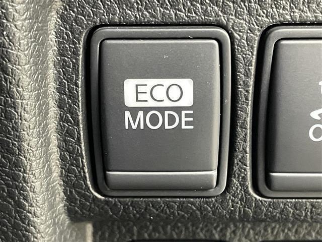 エルグランド ２５０ハイウェイスターアーバンクロム　社外ナビ　１０．２型フリップダウンモニター　両側電動スライドドア　ＨＩＤヘッドライト　バックカメラ　フルセグ　Ｂｌｕｅｔｏｏｔｈ　コーナーセンサー　スマートキー　ＣＤ／ＤＶＤ再生　純正アルミホイール（28枚目）