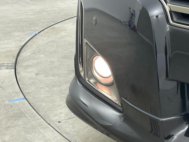 エルグランド ２５０ハイウェイスターアーバンクロム　社外ナビ　１０．２型フリップダウンモニター　両側電動スライドドア　ＨＩＤヘッドライト　バックカメラ　フルセグ　Ｂｌｕｅｔｏｏｔｈ　コーナーセンサー　スマートキー　ＣＤ／ＤＶＤ再生　純正アルミホイール（63枚目）