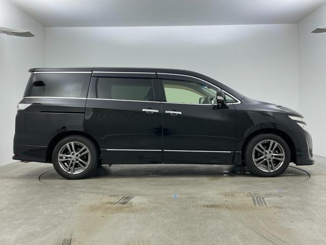 エルグランド ２５０ハイウェイスターアーバンクロム　社外ナビ　１０．２型フリップダウンモニター　両側電動スライドドア　ＨＩＤヘッドライト　バックカメラ　フルセグ　Ｂｌｕｅｔｏｏｔｈ　コーナーセンサー　スマートキー　ＣＤ／ＤＶＤ再生　純正アルミホイール（67枚目）