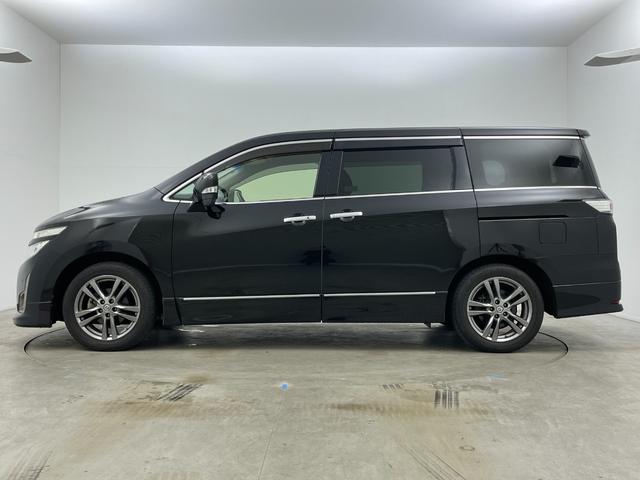 エルグランド ２５０ハイウェイスターアーバンクロム　社外ナビ　１０．２型フリップダウンモニター　両側電動スライドドア　ＨＩＤヘッドライト　バックカメラ　フルセグ　Ｂｌｕｅｔｏｏｔｈ　コーナーセンサー　スマートキー　ＣＤ／ＤＶＤ再生　純正アルミホイール（69枚目）