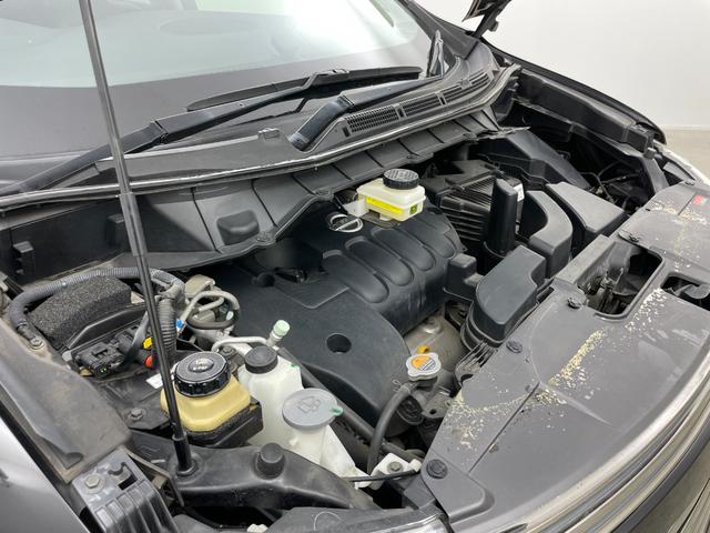 エルグランド ２５０ハイウェイスターアーバンクロム　社外ナビ　１０．２型フリップダウンモニター　両側電動スライドドア　ＨＩＤヘッドライト　バックカメラ　フルセグ　Ｂｌｕｅｔｏｏｔｈ　コーナーセンサー　スマートキー　ＣＤ／ＤＶＤ再生　純正アルミホイール（74枚目）