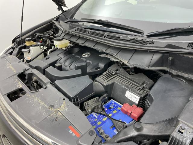 エルグランド ２５０ハイウェイスターアーバンクロム　社外ナビ　１０．２型フリップダウンモニター　両側電動スライドドア　ＨＩＤヘッドライト　バックカメラ　フルセグ　Ｂｌｕｅｔｏｏｔｈ　コーナーセンサー　スマートキー　ＣＤ／ＤＶＤ再生　純正アルミホイール（75枚目）