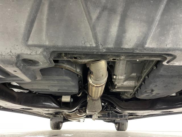 エルグランド ２５０ハイウェイスターアーバンクロム　社外ナビ　１０．２型フリップダウンモニター　両側電動スライドドア　ＨＩＤヘッドライト　バックカメラ　フルセグ　Ｂｌｕｅｔｏｏｔｈ　コーナーセンサー　スマートキー　ＣＤ／ＤＶＤ再生　純正アルミホイール（80枚目）