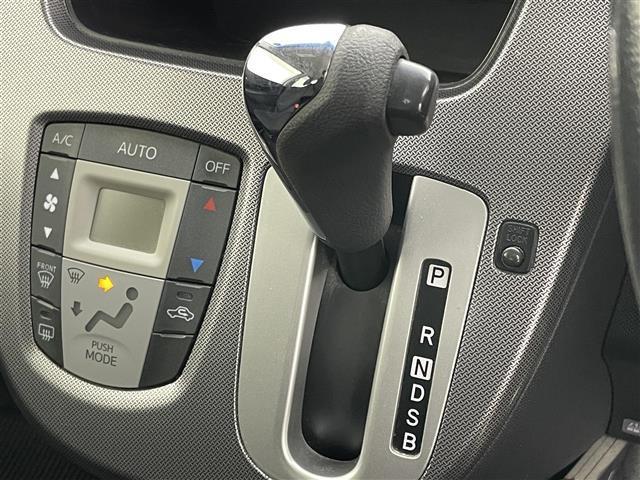 ムーヴ カスタム　Ｘ　ＶＳスマートセレクションＳＡ　ナビ　衝突軽減ブレーキ　ＥＴＣ　フルセグＴＶ　プッシュスタート　スマートキー　ＣＤ／ＤＶＤ再生　アイドリングストップ　ミュージックプレーヤー接続　純正フロアマット　純正アルミホイール　オートライト（29枚目）