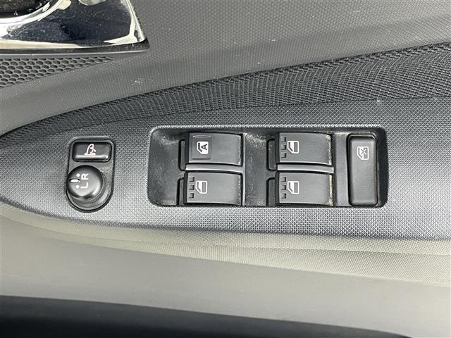 ムーヴ カスタム　Ｘ　ＶＳスマートセレクションＳＡ　ナビ　衝突軽減ブレーキ　ＥＴＣ　フルセグＴＶ　プッシュスタート　スマートキー　ＣＤ／ＤＶＤ再生　アイドリングストップ　ミュージックプレーヤー接続　純正フロアマット　純正アルミホイール　オートライト（30枚目）