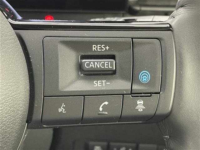 セレナ ｅ－パワー　ハイウェイスターＶ　プロパイロット　オートステップ　ワイヤレス充電　１２．３型ディスプレイオーディオ　両側電動スライドドア　全方位カメラ　レーダークルーズコントロール　コーナーセンサー　ＬＥＤ　純正バイザー　ＥＴＣ２．０（6枚目）