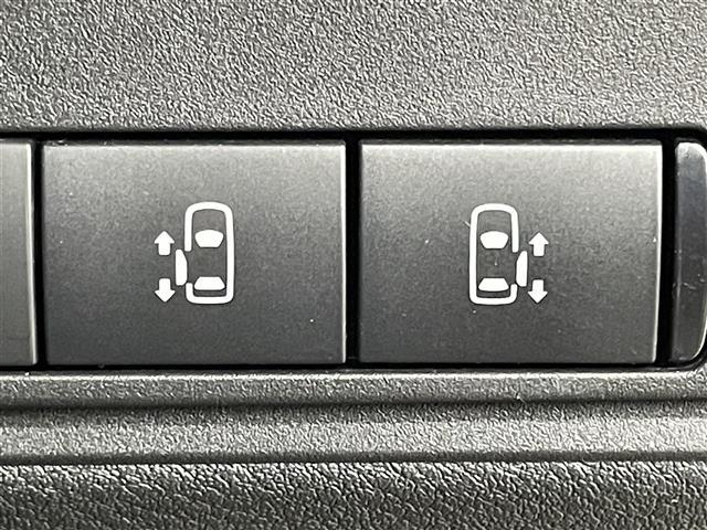 セレナ ｅ－パワー　ハイウェイスターＶ　プロパイロット　オートステップ　ワイヤレス充電　１２．３型ディスプレイオーディオ　両側電動スライドドア　全方位カメラ　レーダークルーズコントロール　コーナーセンサー　ＬＥＤ　純正バイザー　ＥＴＣ２．０（7枚目）