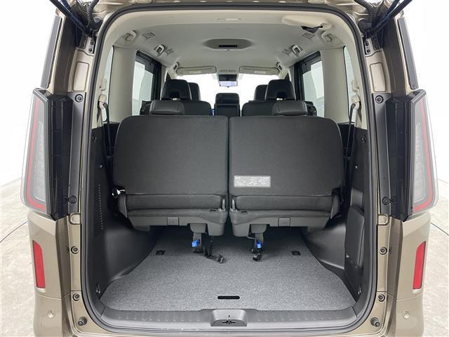 セレナ ｅ－パワー　ハイウェイスターＶ　プロパイロット　オートステップ　ワイヤレス充電　１２．３型ディスプレイオーディオ　両側電動スライドドア　全方位カメラ　レーダークルーズコントロール　コーナーセンサー　ＬＥＤ　純正バイザー　ＥＴＣ２．０（14枚目）