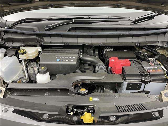 セレナ ｅ－パワー　ハイウェイスターＶ　プロパイロット　オートステップ　ワイヤレス充電　１２．３型ディスプレイオーディオ　両側電動スライドドア　全方位カメラ　レーダークルーズコントロール　コーナーセンサー　ＬＥＤ　純正バイザー　ＥＴＣ２．０（21枚目）