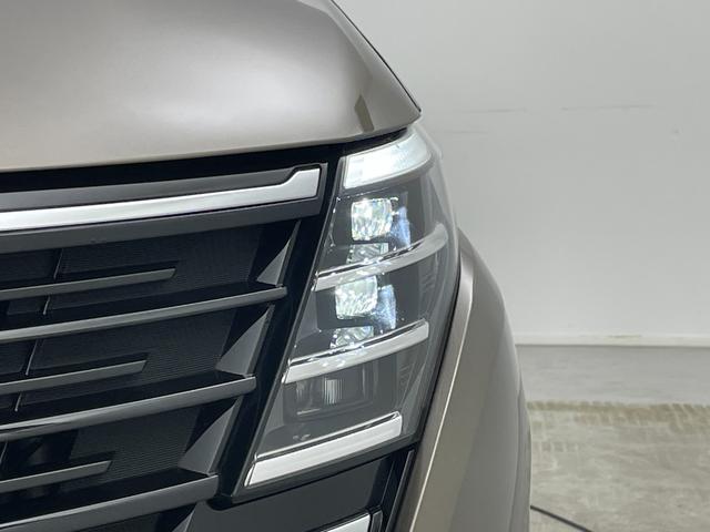 セレナ ｅ－パワー　ハイウェイスターＶ　プロパイロット　オートステップ　ワイヤレス充電　１２．３型ディスプレイオーディオ　両側電動スライドドア　全方位カメラ　レーダークルーズコントロール　コーナーセンサー　ＬＥＤ　純正バイザー　ＥＴＣ２．０（65枚目）