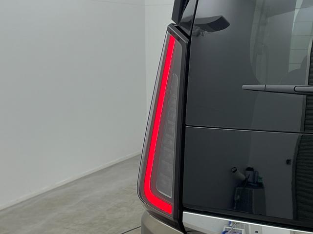 セレナ ｅ－パワー　ハイウェイスターＶ　プロパイロット　オートステップ　ワイヤレス充電　１２．３型ディスプレイオーディオ　両側電動スライドドア　全方位カメラ　レーダークルーズコントロール　コーナーセンサー　ＬＥＤ　純正バイザー　ＥＴＣ２．０（72枚目）