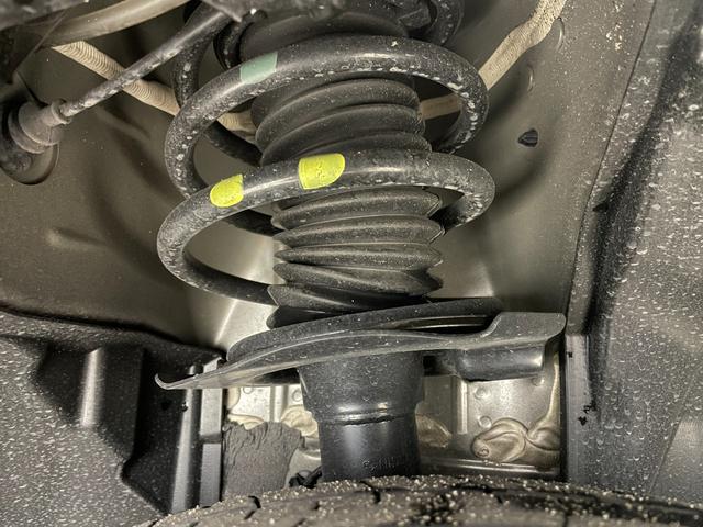 セレナ ｅ－パワー　ハイウェイスターＶ　プロパイロット　オートステップ　ワイヤレス充電　１２．３型ディスプレイオーディオ　両側電動スライドドア　全方位カメラ　レーダークルーズコントロール　コーナーセンサー　ＬＥＤ　純正バイザー　ＥＴＣ２．０（77枚目）