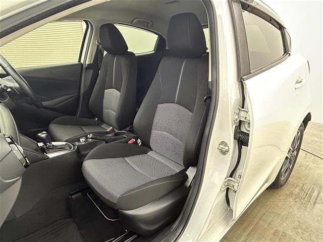 デミオ ＸＤツーリング　純正ナビ　バックカメラ　ブラインドスポットモニター　前席シートヒーター　ヘッドアップディスプレイ　クルーズコントロール　ＥＴＣ　衝突軽減ブレーキ　パドルシフト　ＬＥＤヘッドライト　アイドリングストップ（11枚目）