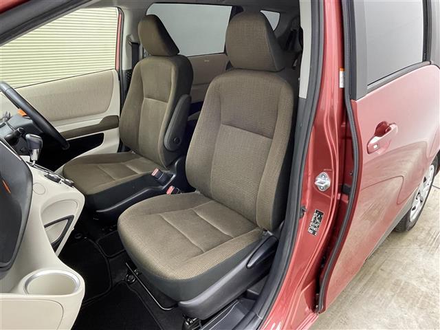 シエンタ Ｇ　純正ナビ　バックカメラ　両側パワースライドドア　ＬＥＤヘッドライト　オートライト　ビルトインＥＴＣ　シートヒーター　ステアリングスイッチ　プッシュスタート　スマートキー　前後ドライブレコーダー　地デジ（11枚目）