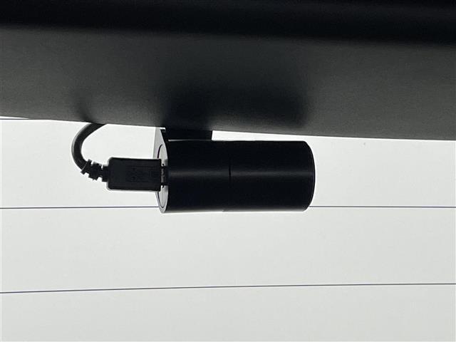 ノート ｅ－パワー　Ｘ　アルパイン９インチナビ　バックカメラ　ドライブレコーダー　衝突軽減ブレーキ　ＬＥＤヘッドライト　ＥＴＣ　オートハイビーム　オートライト　フルセグＴＶ　Ｂｌｕｅｔｏｏｔｈ　プッシュスタート　スマートキー（7枚目）