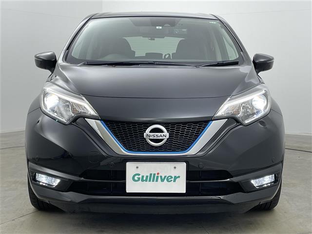 ノート ｅ－パワー　Ｘ　アルパイン９インチナビ　バックカメラ　ドライブレコーダー　衝突軽減ブレーキ　ＬＥＤヘッドライト　ＥＴＣ　オートハイビーム　オートライト　フルセグＴＶ　Ｂｌｕｅｔｏｏｔｈ　プッシュスタート　スマートキー（17枚目）