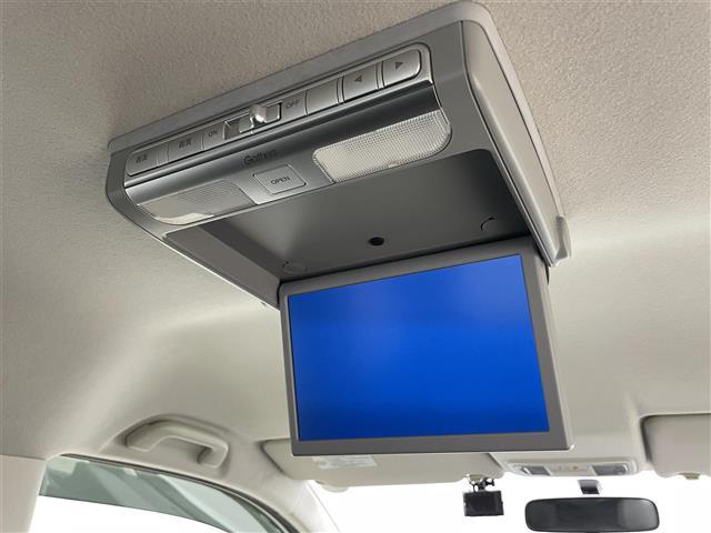 ステップワゴン Ｇ　Ｅセレクション　フリップダウンモニター　純正９インチナビ　バックカメラ　両側パワースライドドア　ビルトインＥＴＣ　ドライブレコーダー　フルセグＴＶ　ＣＤ　ＤＶＤ　アイドリングストップ　スマートキー　社外アルミホイール（4枚目）