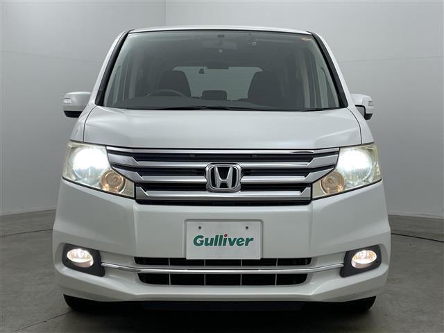 ステップワゴン Ｇ　Ｅセレクション　フリップダウンモニター　純正９インチナビ　バックカメラ　両側パワースライドドア　ビルトインＥＴＣ　ドライブレコーダー　フルセグＴＶ　ＣＤ　ＤＶＤ　アイドリングストップ　スマートキー　社外アルミホイール（17枚目）