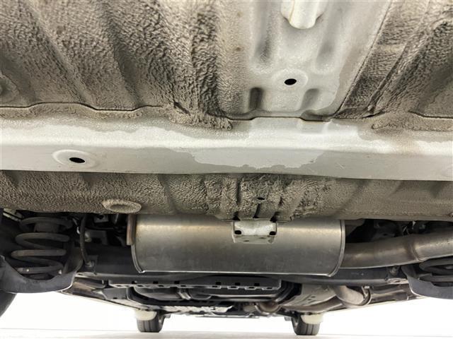 ステップワゴン Ｇ　Ｅセレクション　フリップダウンモニター　純正９インチナビ　バックカメラ　両側パワースライドドア　ビルトインＥＴＣ　ドライブレコーダー　フルセグＴＶ　ＣＤ　ＤＶＤ　アイドリングストップ　スマートキー　社外アルミホイール（23枚目）