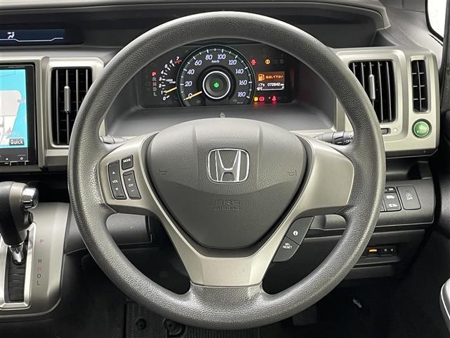 ステップワゴン Ｇ　Ｅセレクション　フリップダウンモニター　純正９インチナビ　バックカメラ　両側パワースライドドア　ビルトインＥＴＣ　ドライブレコーダー　フルセグＴＶ　ＣＤ　ＤＶＤ　アイドリングストップ　スマートキー　社外アルミホイール（27枚目）